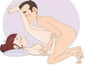 Tư thế quan hệ truyền thống kẹp bụng