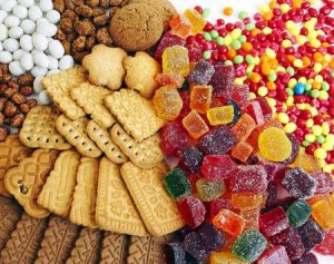 Mắc trĩ không nên ăn bánh kẹo ngọt