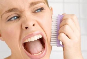 Không sờ, gãi mặt