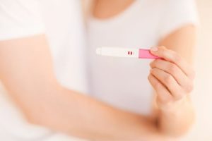 Dùng thuốc tránh thai mifestad 10 có mang thai ngoài ý muốn không?