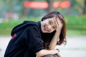 Con trai khi yêu thích chọc con gái cười