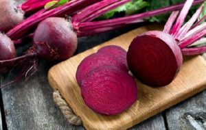 Kinh nguyệt ra ít nên ăn gì – Củ dền