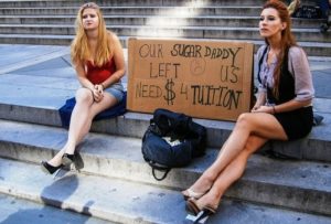 Mối quan hệ giữa sugar baby và sugar daddy có bị coi là mua bán dâm?