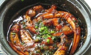 Chữa liệt dương bằng bài thuốc Cá chạch kho hạt hẹ