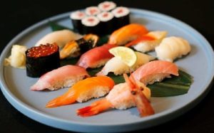 Ăn gì tốt cho nam giới khi quan hệ - Sushi