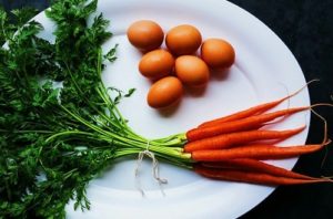 Cách kéo dài thời gian quan hệ bằng trứng gà và cà rốt