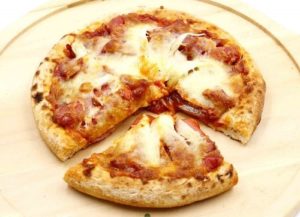 Bị huyết áp cao không nên ăn bánh pizza đông lạnh