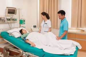 Vậy sau sinh mổ mẹ bỉm sữa nên làm gì để giảm thiểu cơn đau
