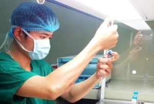 Lấy tinh trùng được hiến để thụ tinh nhân tạo